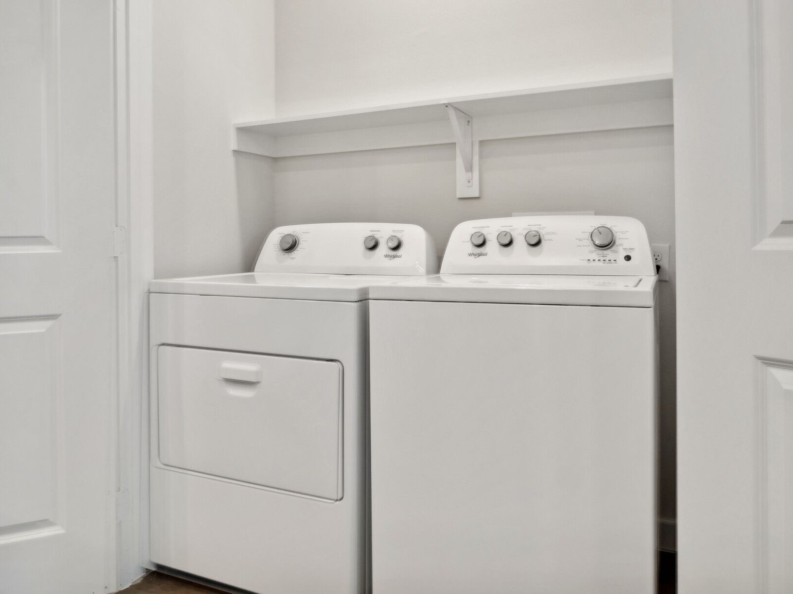 23100 Clay Road, Unit 4112 Katy, TX 77493 - Photo 12 of 29 a utility room with dryer and washer