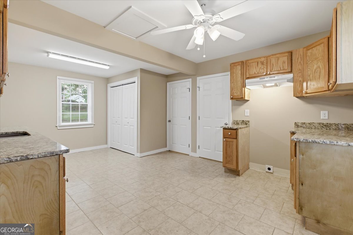 305 Grove Avenue Southeast Lindale, GA 30147 - Photo 9 of 36