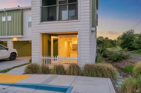 $389,000 | 2672 Franz Kafka Avenue, Santa Rosa, CA 95404