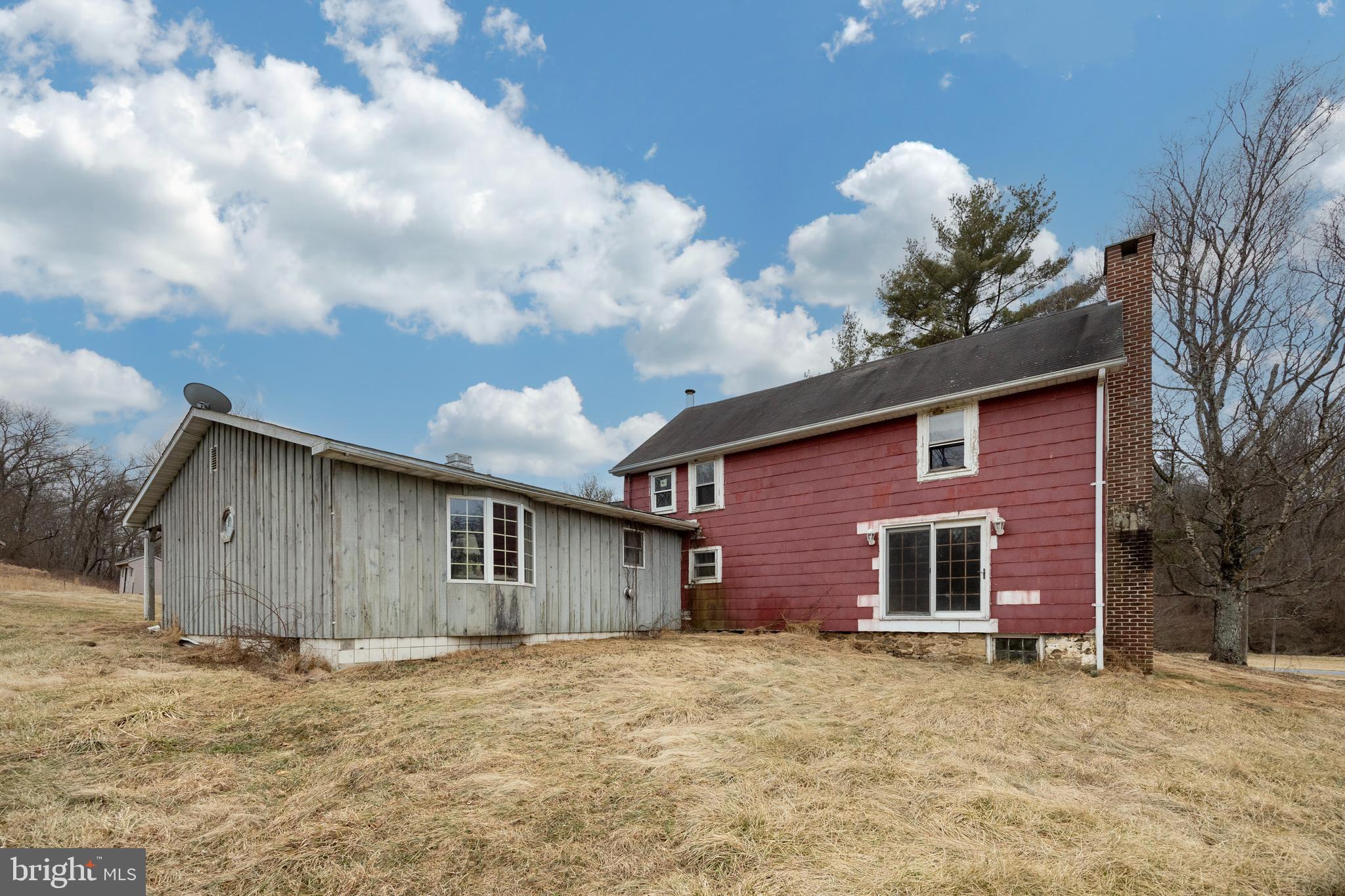 380 Glen Roy Road Nottingham, PA 19362 - Photo 3 of 8 a front view of a house with garden
