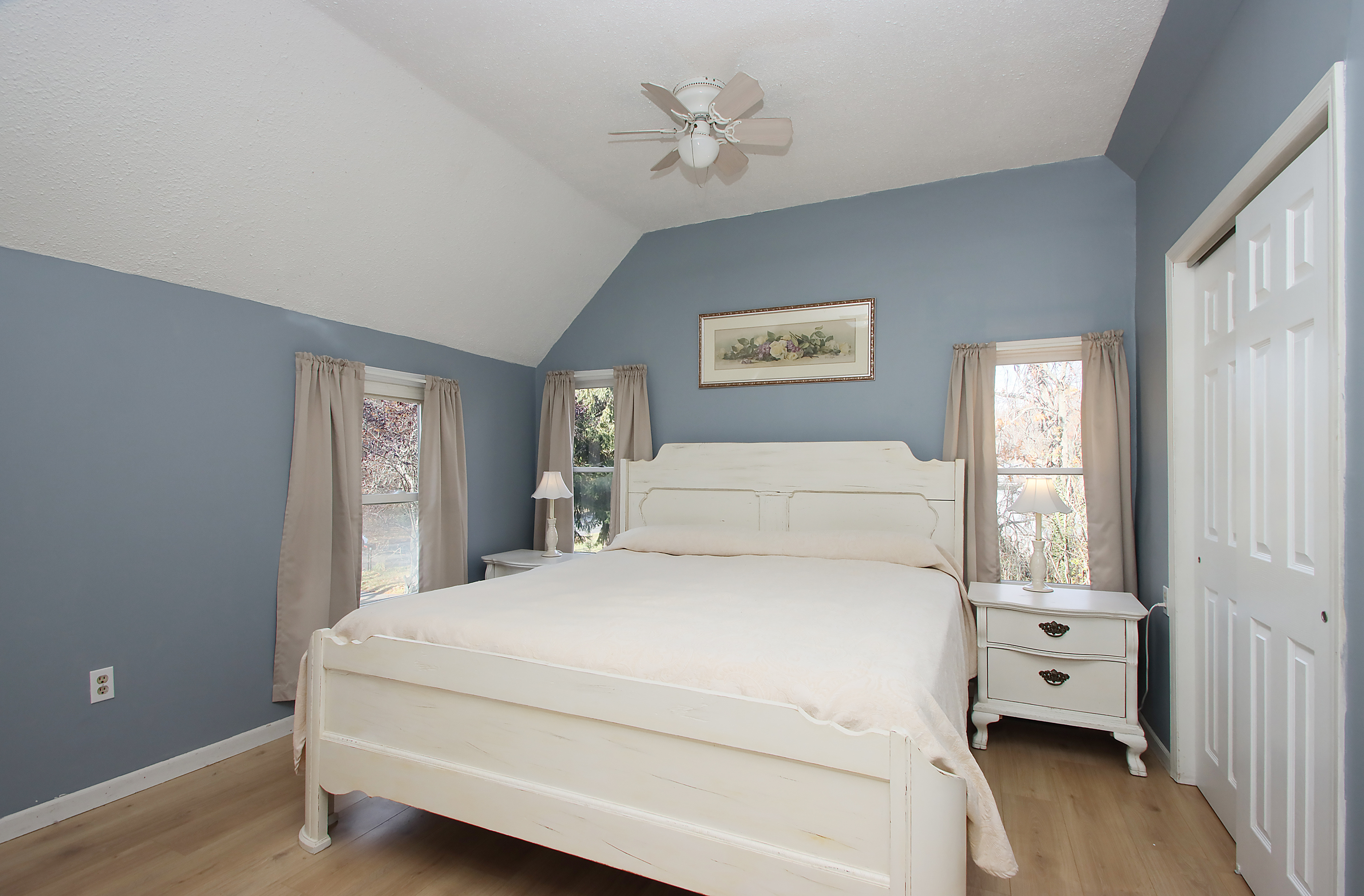 20 Carriage Drive Clinton, CT 06413 - Photo 12 of 31 a large white bed in a white room