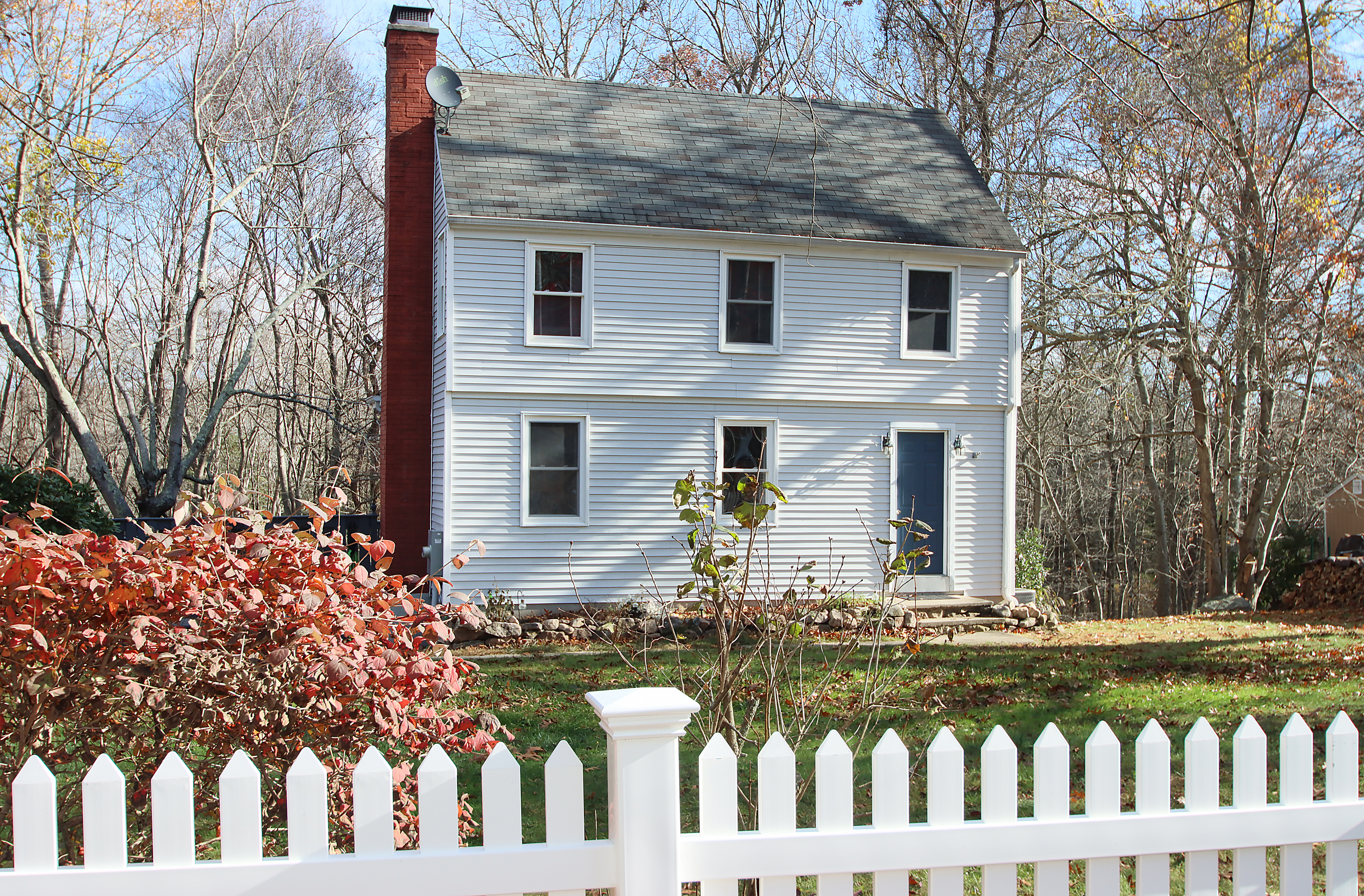 20 Carriage Drive Clinton, CT 06413 - Photo 31 of 31 a front view of house with yard