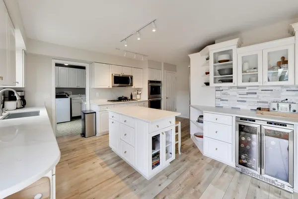 $725,000 | 5405 Silent Brook Lane, Rolling Meadows, IL 60008