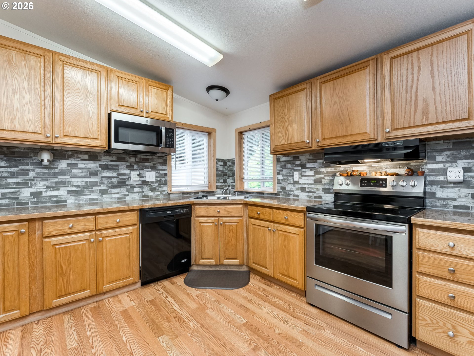 15619 Northeast Caples Road Brush Prairie, WA 98606 - Photo 4 of 39