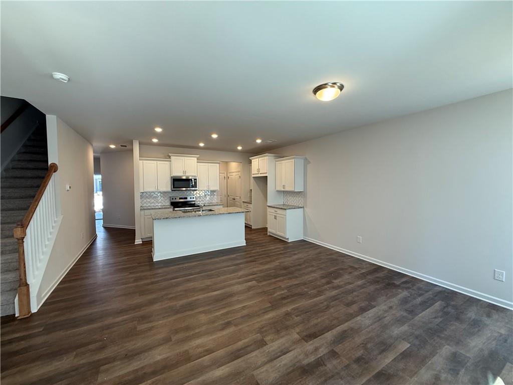 5151 Longview Run Decatur, GA 30035 - Photo 5 of 16 a view of kitchen with kitchen island sink and refrigerator