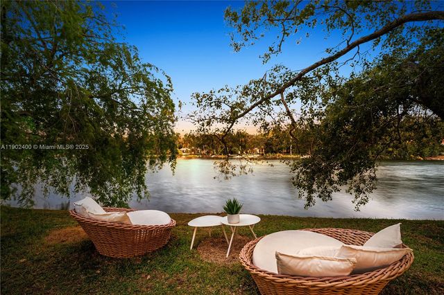 $12,949,000 | 5390 Banyan Drive, Coral Gables, FL 33156