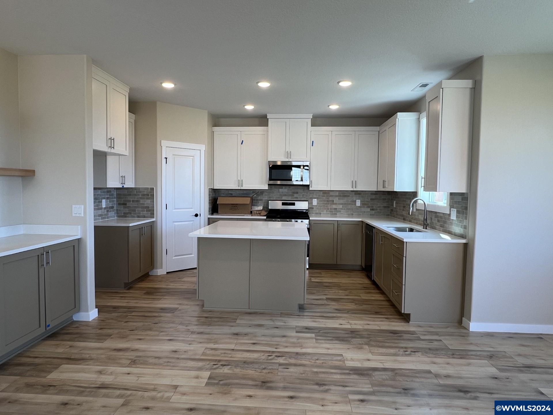 11231 Blueberry Loop Donald, OR 97020 - Photo 4 of 18