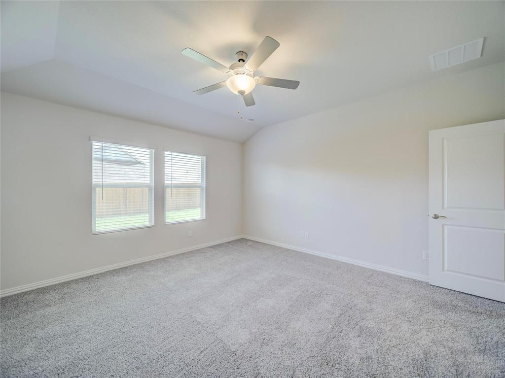 3405 Kingsgarden Road Denton, TX 76207 - Photo 12 of 37