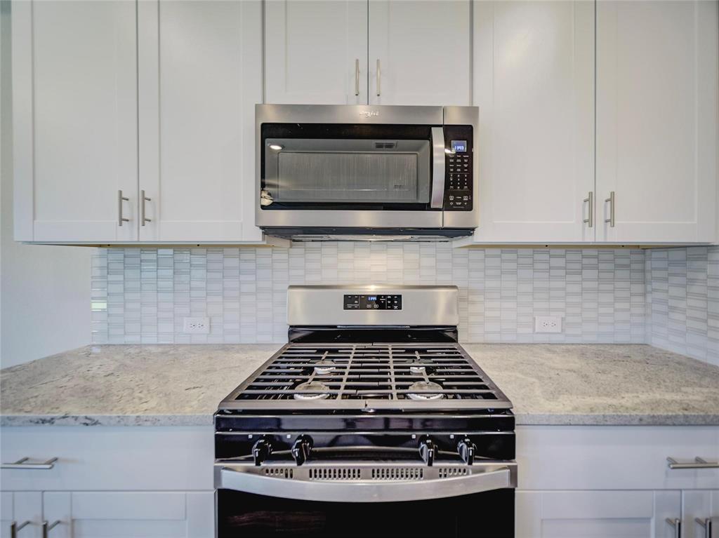 3405 Kingsgarden Road Denton, TX 76207 - Photo 4 of 37
