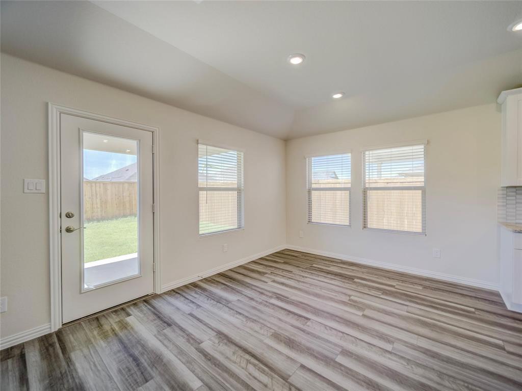 3405 Kingsgarden Road Denton, TX 76207 - Photo 6 of 37