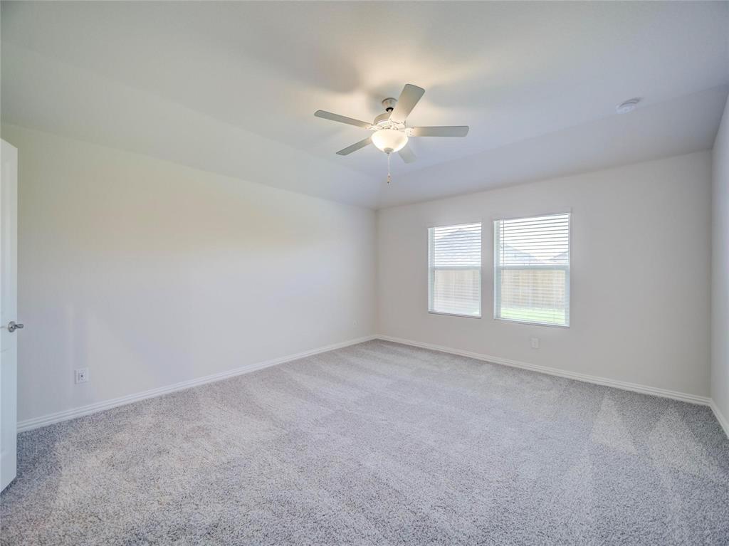 3405 Kingsgarden Road Denton, TX 76207 - Photo 10 of 37