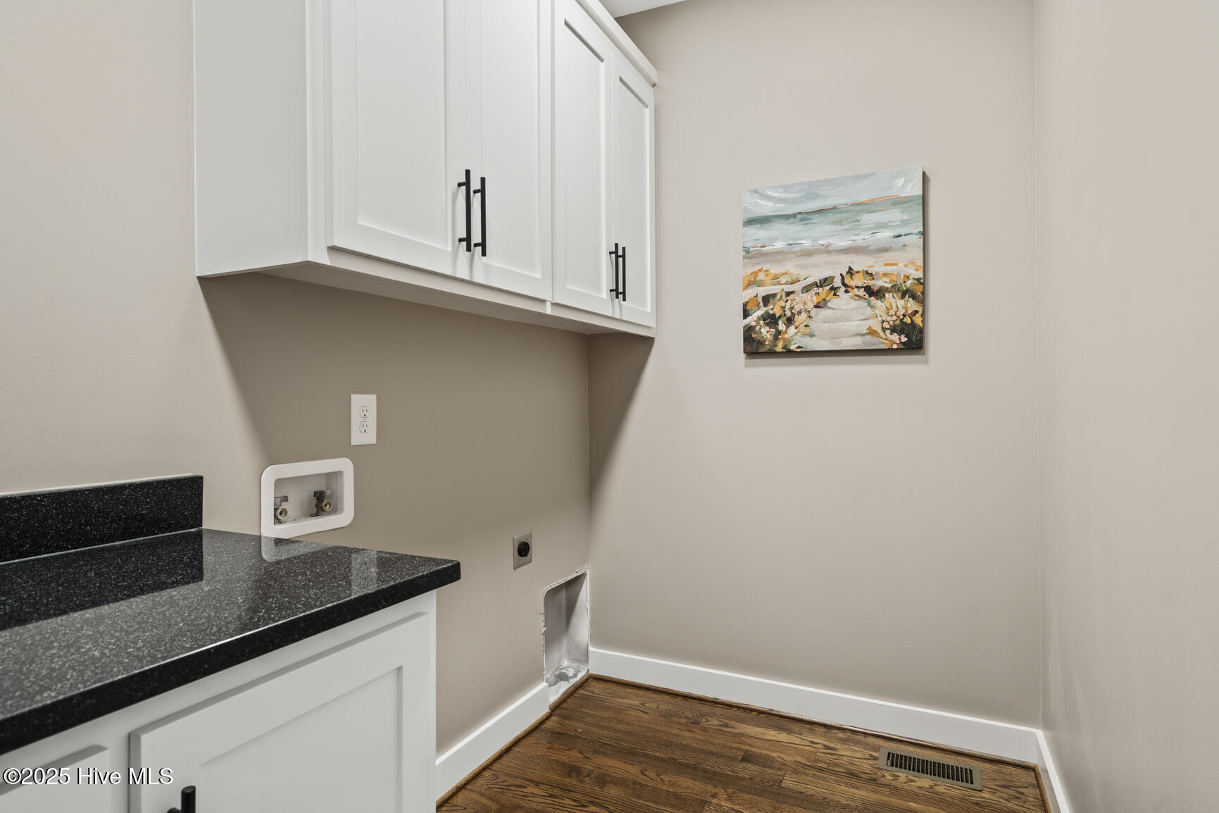 6445 Red Oak Road Battleboro, NC 27809 - Photo 22 of 48 HUGE LAUNDRY room with sink