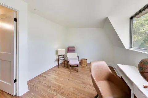 $285,000 | 454 South Lageshulte Street, Barrington, IL 60010
