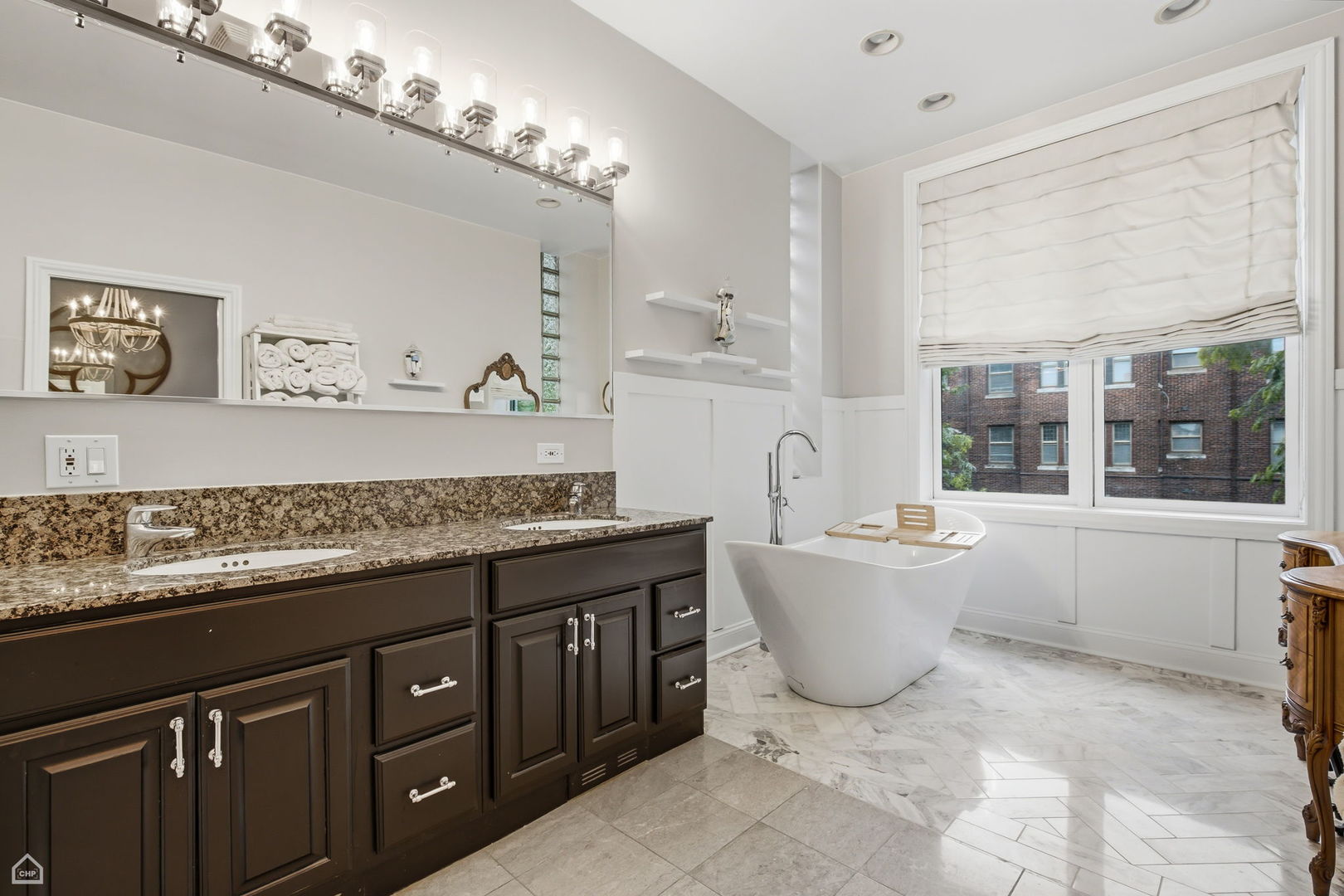 1310 West Roscoe Street Chicago, IL 60657 - Photo 22 of 48