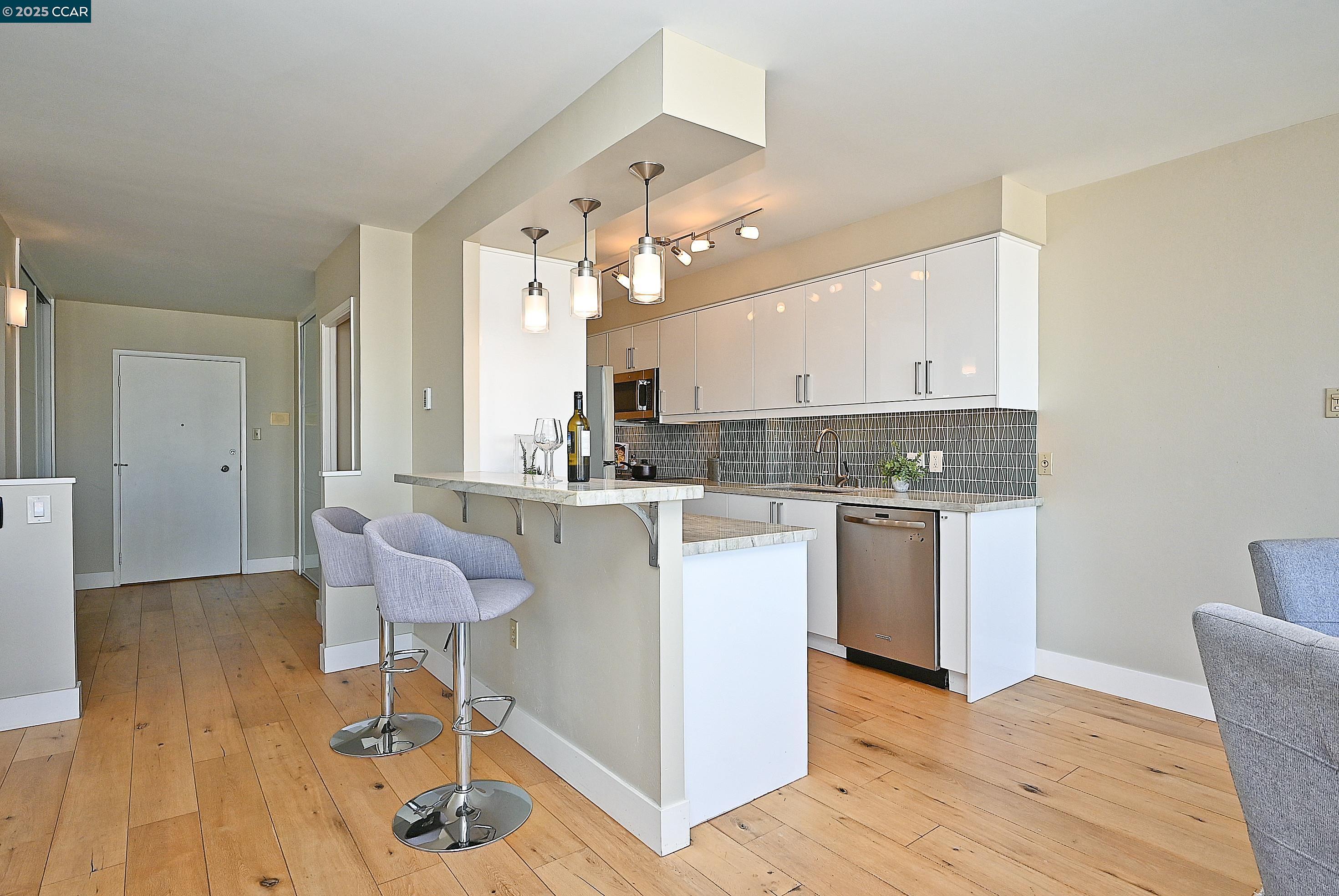 1555 Lakeside Drive, Unit 184 Oakland, CA 94612 - Photo 19 of 38