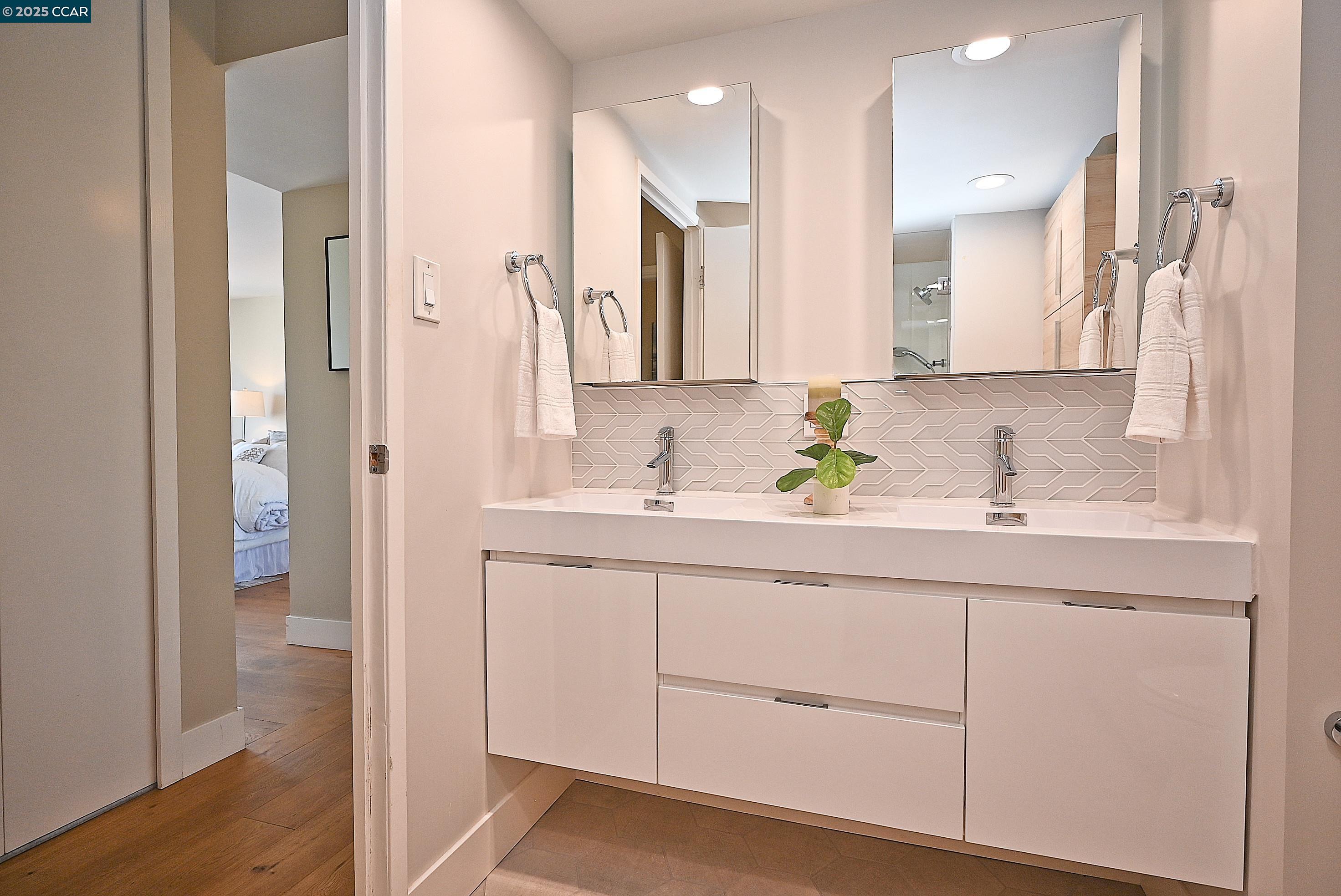 1555 Lakeside Drive, Unit 184 Oakland, CA 94612 - Photo 27 of 38