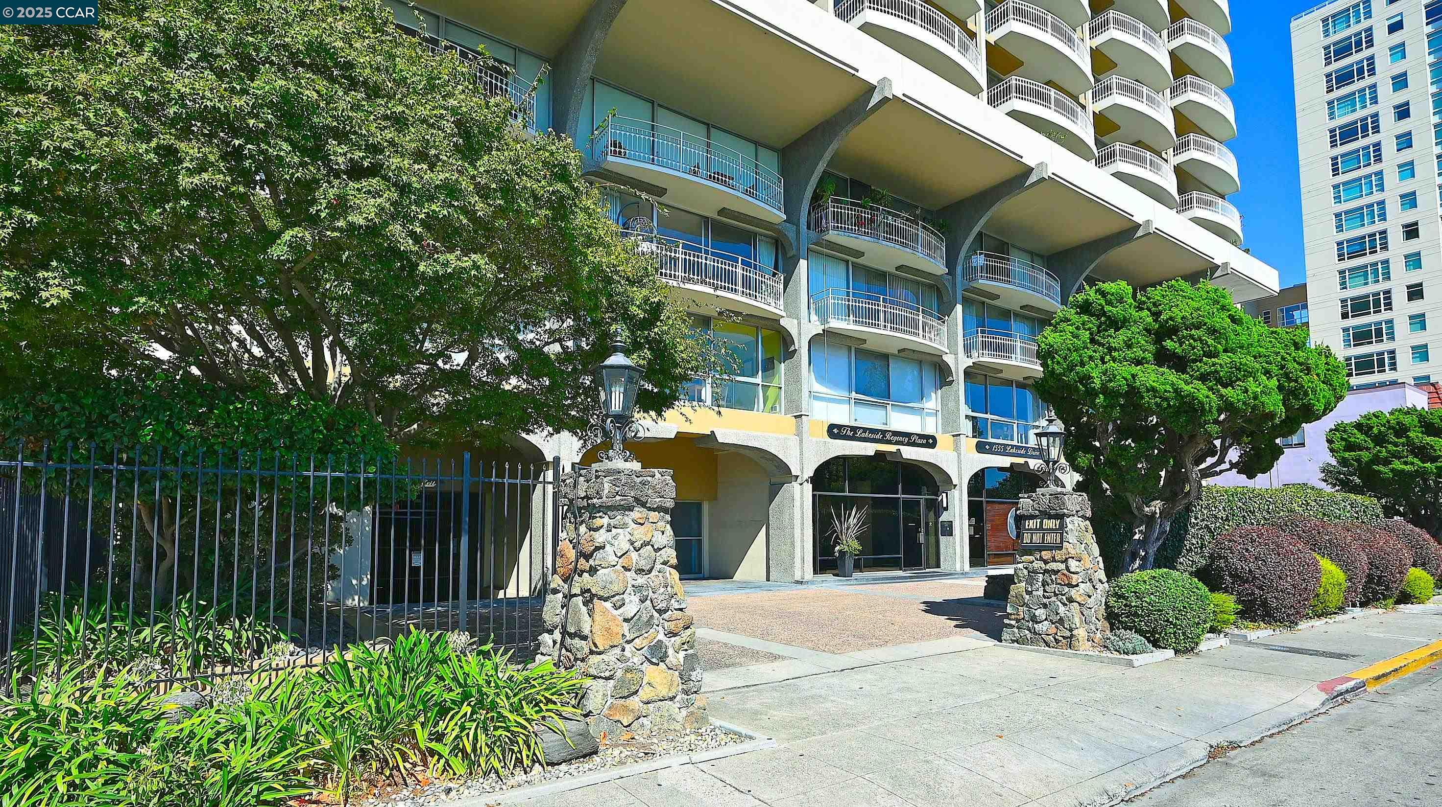 1555 Lakeside Drive, Unit 184 Oakland, CA 94612 - Photo 4 of 38