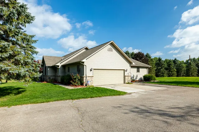 $650,000 | 3738 Cullen Road, Howell, MI 48855
