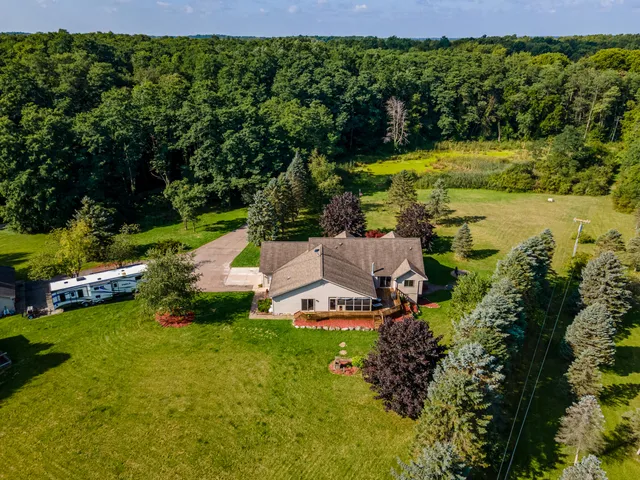 $650,000 | 3738 Cullen Road, Howell, MI 48855