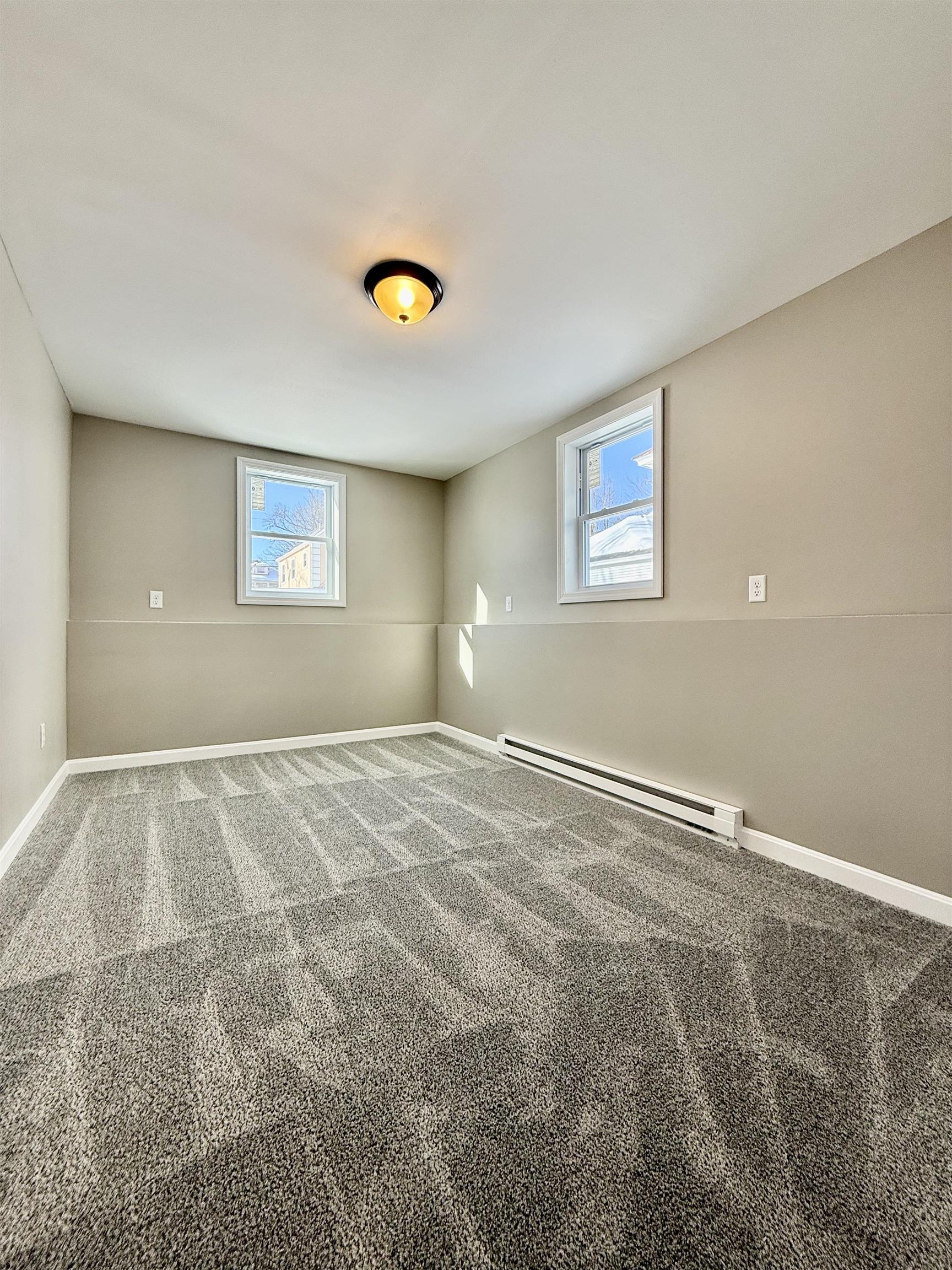 186 Grand Avenue Manchester, NH 03109 - Photo 19 of 37