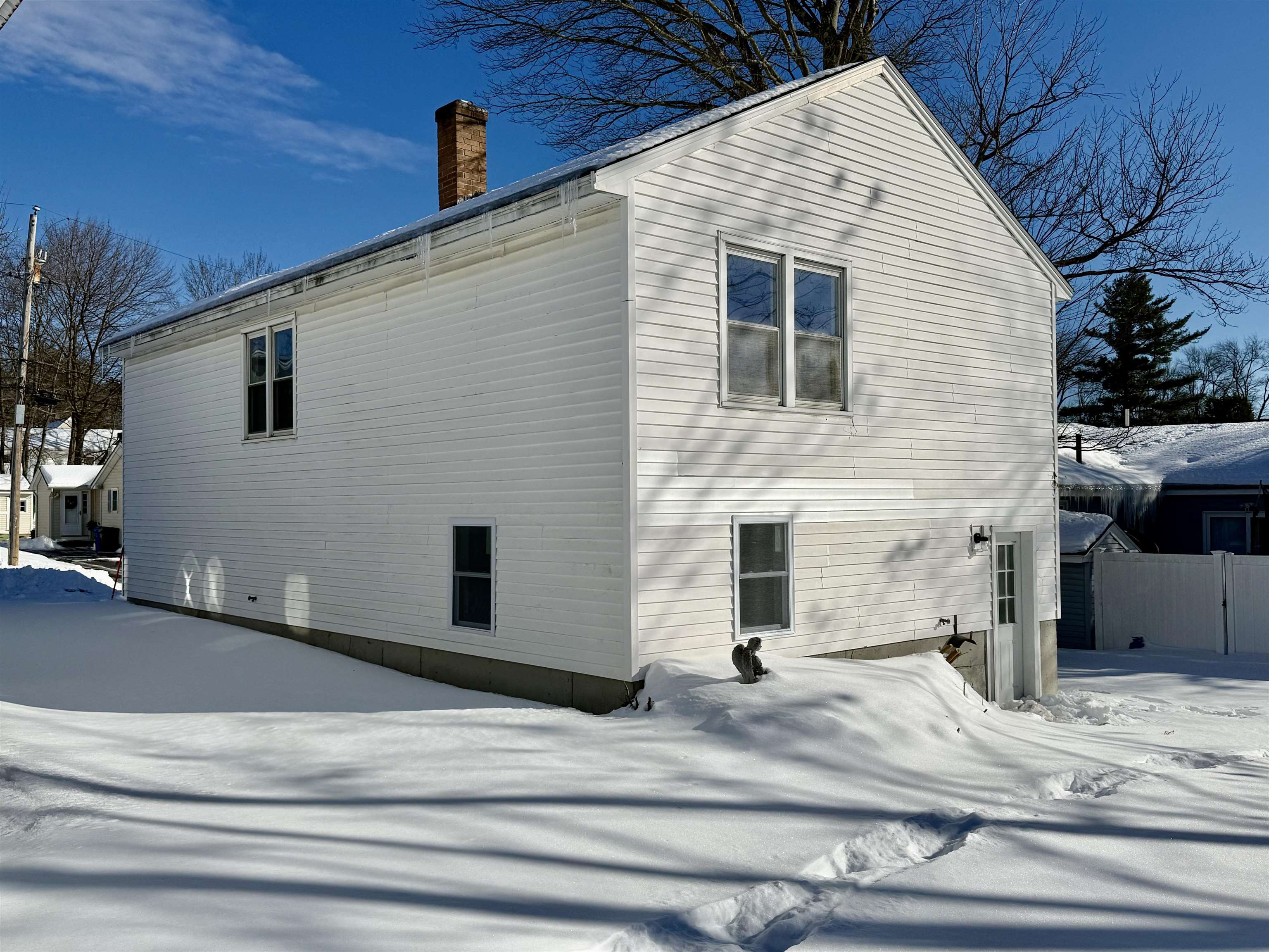 186 Grand Avenue Manchester, NH 03109 - Photo 27 of 37