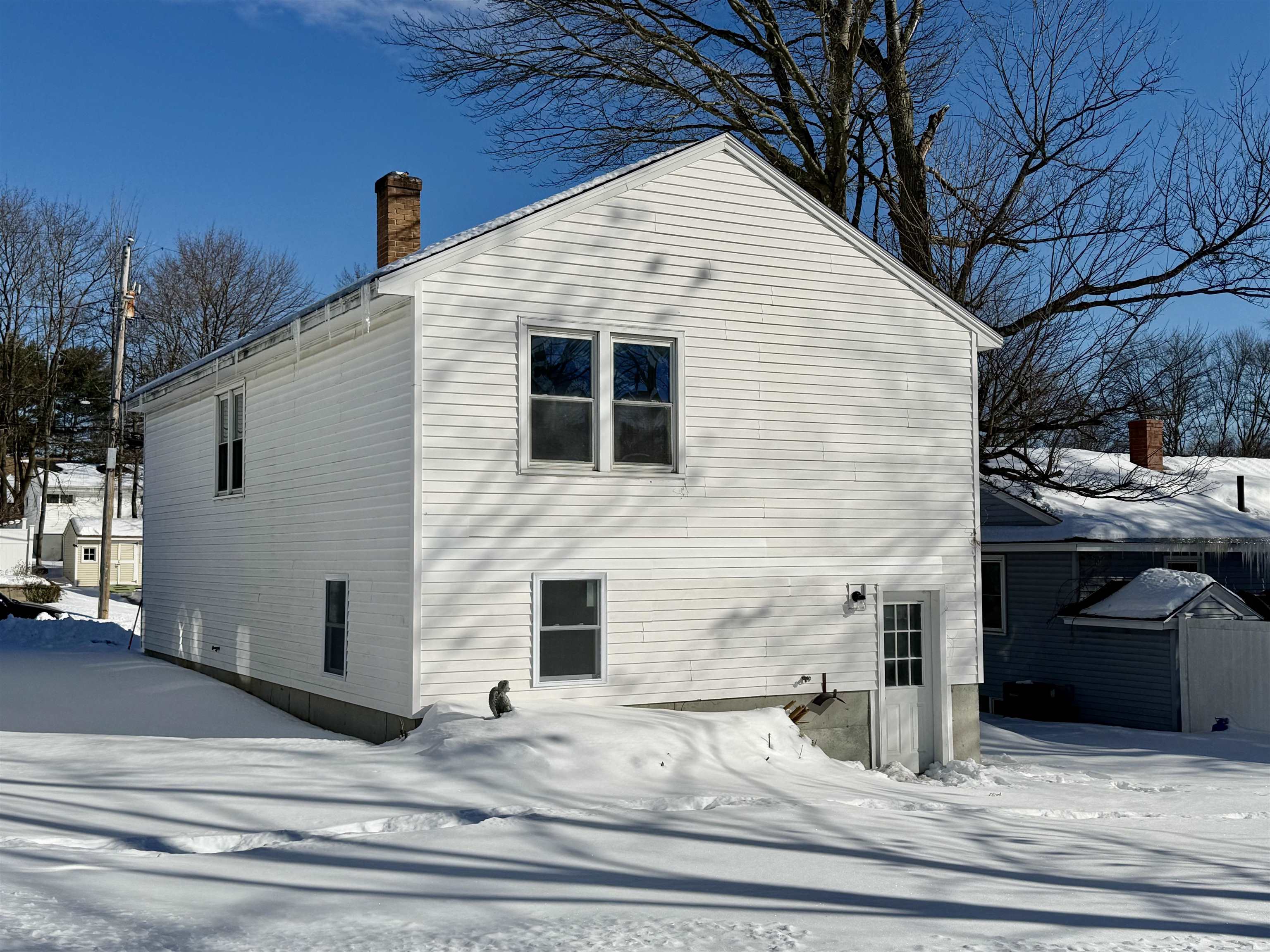 186 Grand Avenue Manchester, NH 03109 - Photo 29 of 37