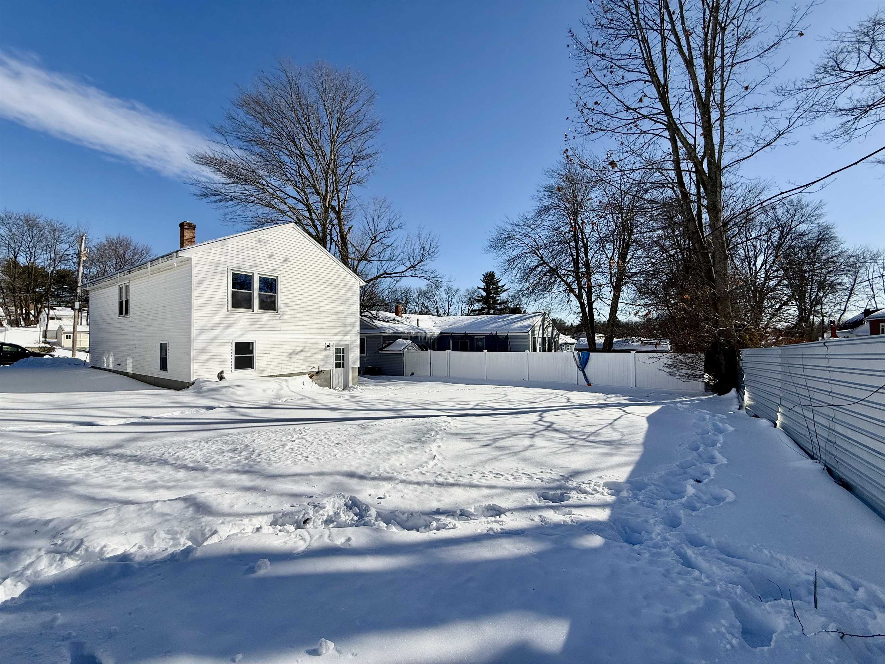 186 Grand Avenue Manchester, NH 03109 - Photo 30 of 37