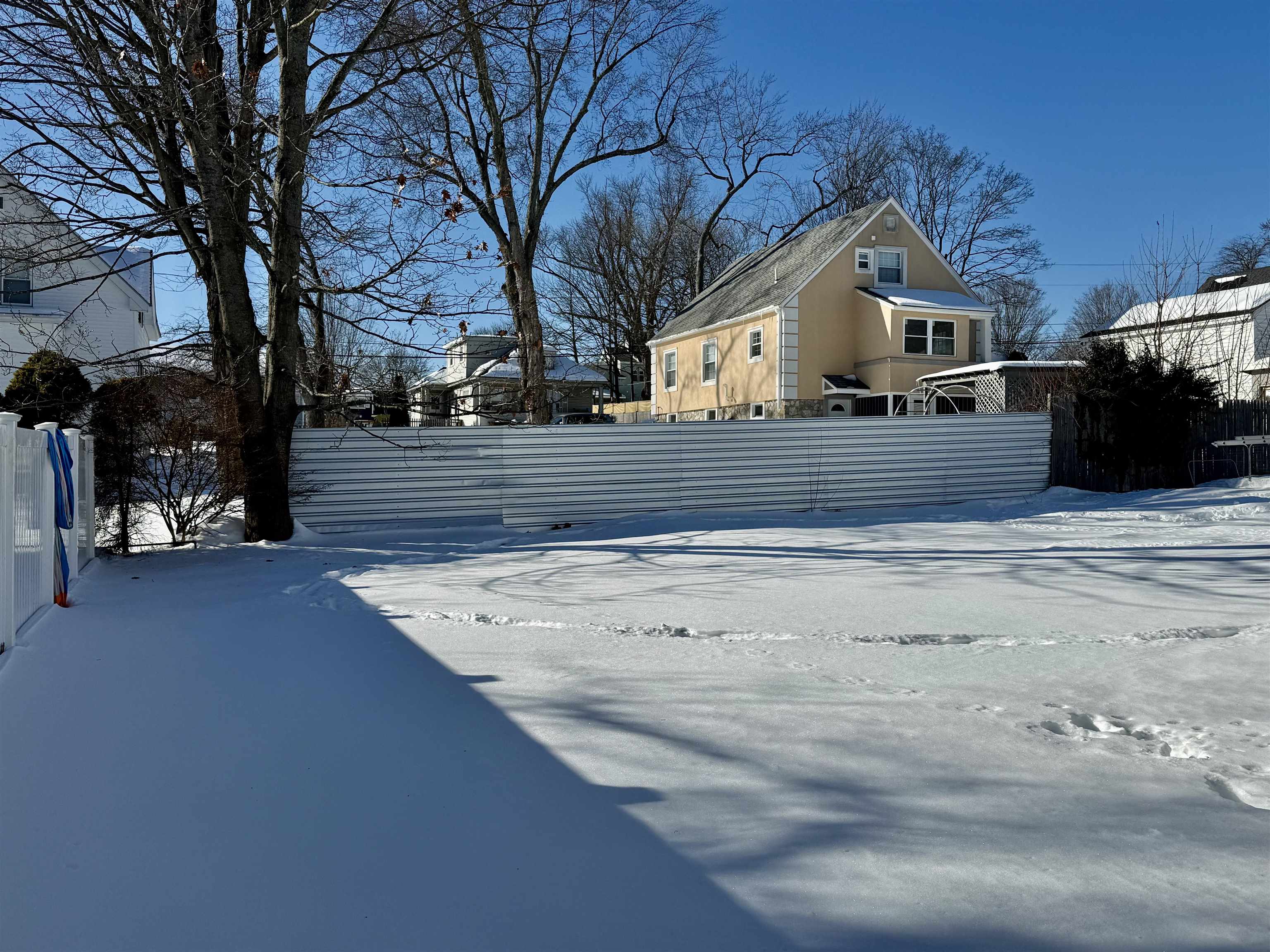 186 Grand Avenue Manchester, NH 03109 - Photo 34 of 37