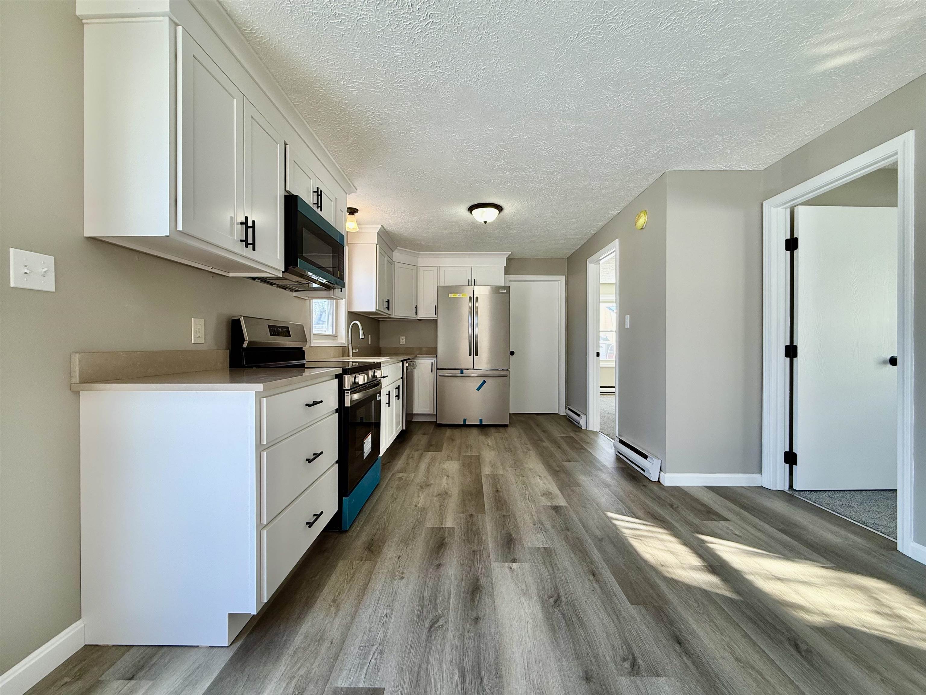 186 Grand Avenue Manchester, NH 03109 - Photo 7 of 37