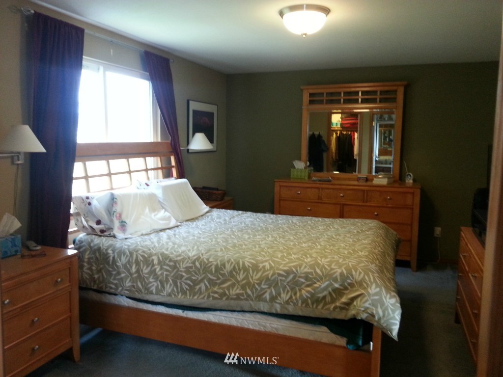 4220 Northeast 2nd Street Renton, WA 98059 - Photo 11 of 13