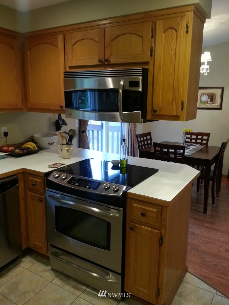 4220 Northeast 2nd Street Renton, WA 98059 - Photo 6 of 13