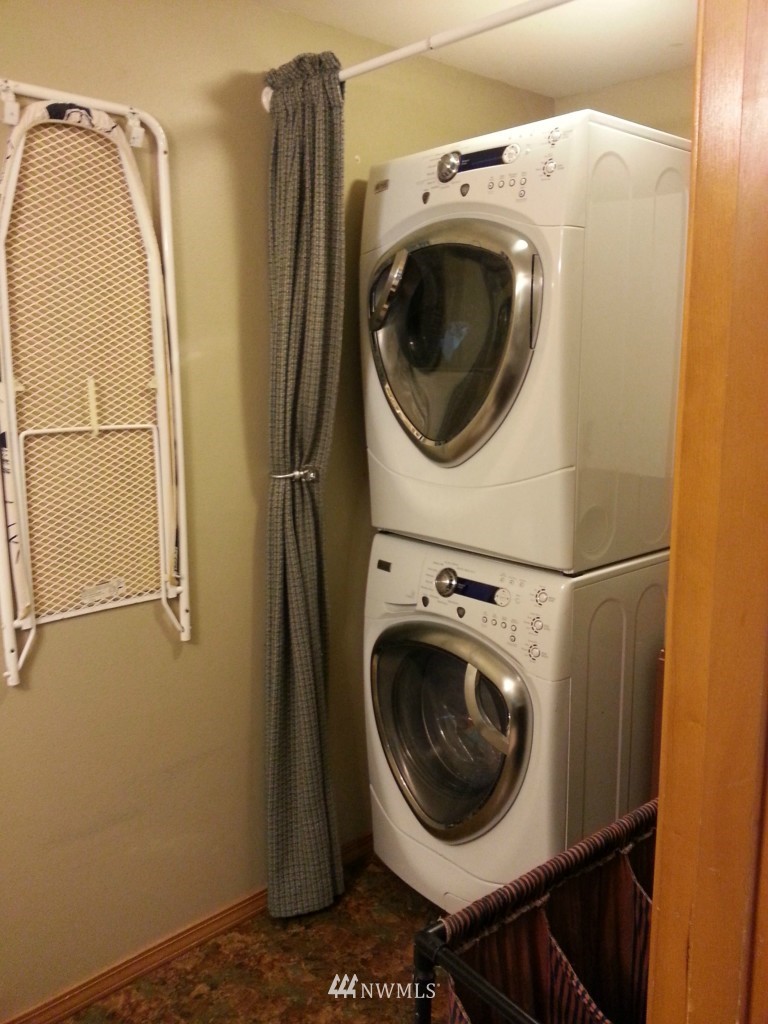 4220 Northeast 2nd Street Renton, WA 98059 - Photo 7 of 13