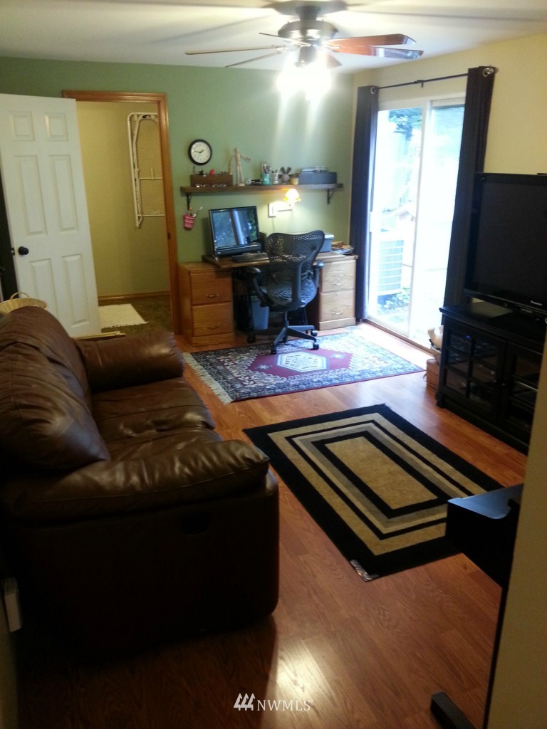 4220 Northeast 2nd Street Renton, WA 98059 - Photo 9 of 13