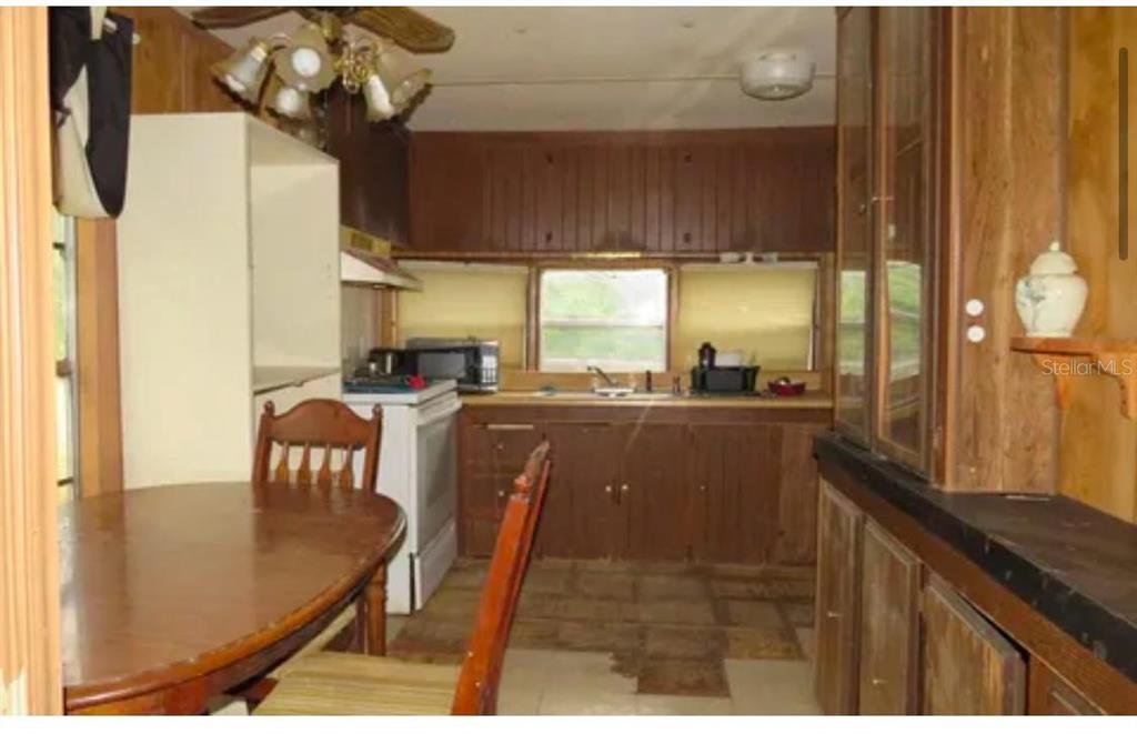10130 208th Street O'Brien, FL 32071 - Photo 4 of 11