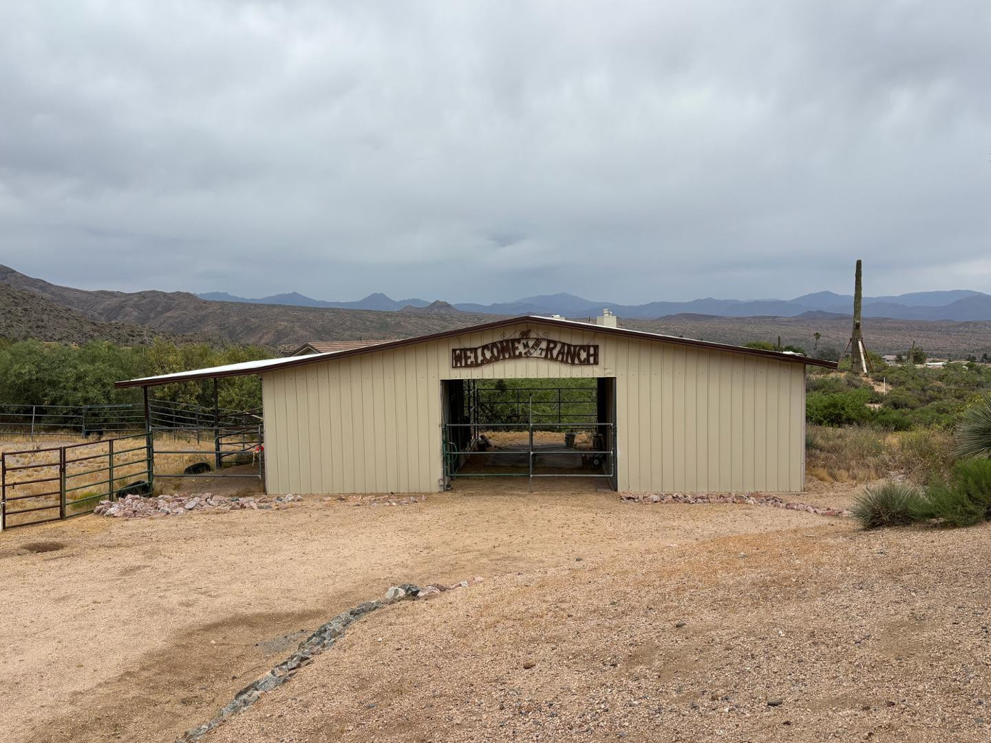 43003 North Old Mine Road Scottsdale, AZ 85262 - Photo 33 of 33 a view of a backyard