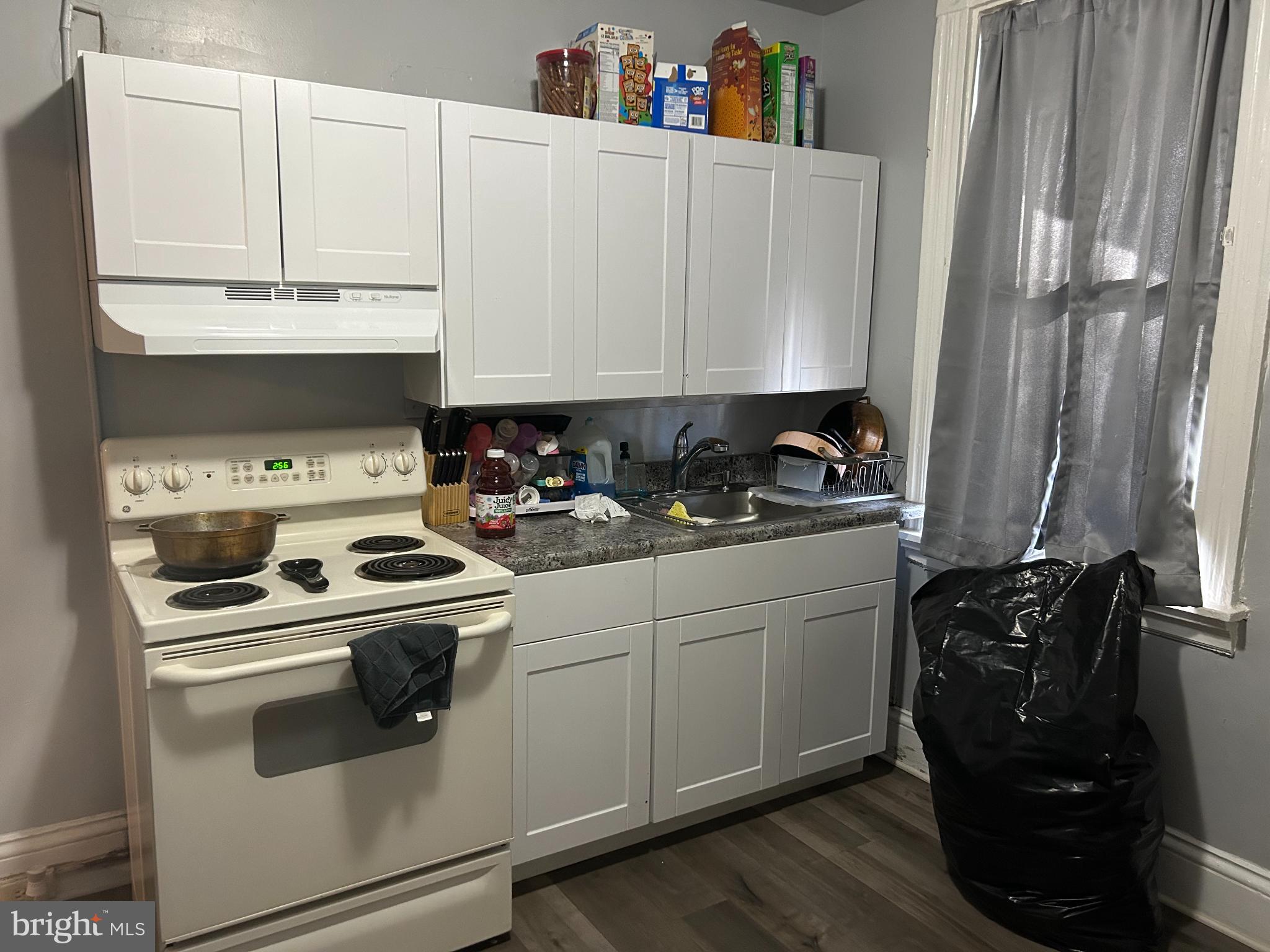 348 South Queen Street Lancaster, PA 17603 - Photo 13 of 25 Cozy kitchen with modern cabinetry.