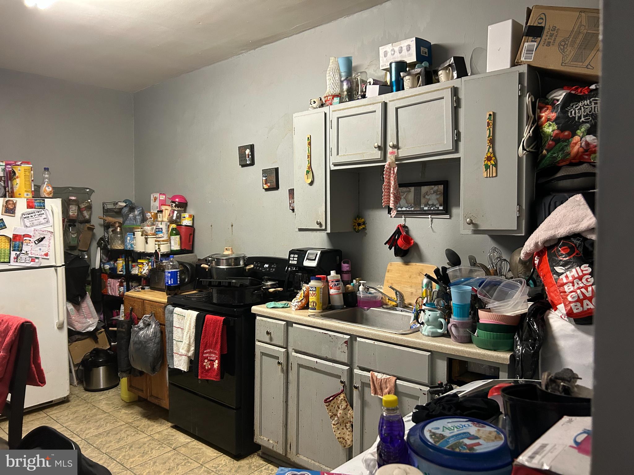 348 South Queen Street Lancaster, PA 17603 - Photo 6 of 25 Cozy kitchen brimming with character.