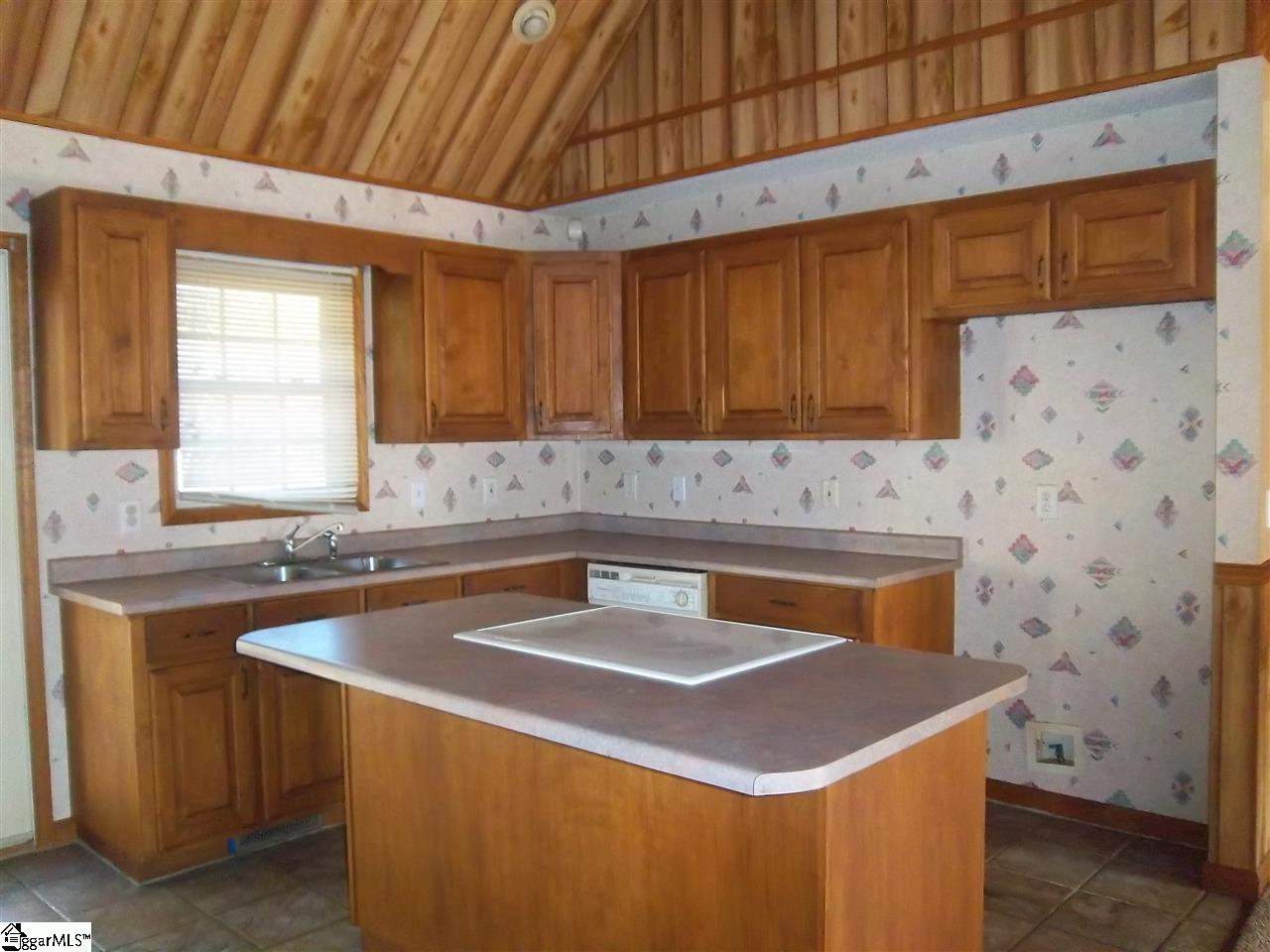 667 Freeman Bridge Road Marietta, SC 29661 - Photo 7 of 19