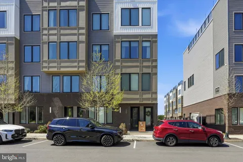 $579,000 | 2160 Northbank Place, Unit 166, Philadelphia, PA 19125