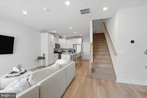 $564,900 | 2160 Northbank Place, Unit 166, Philadelphia, PA 19125