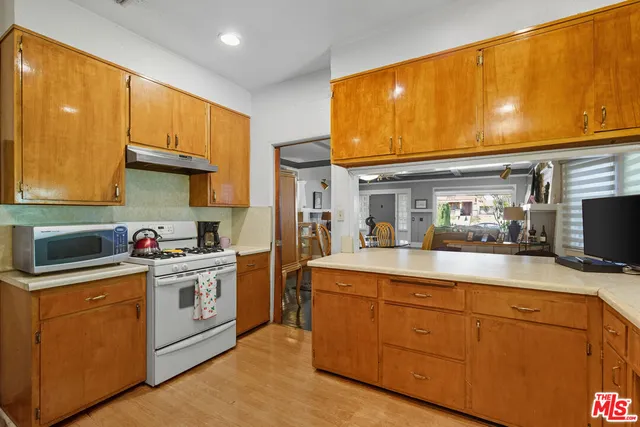 $1,159,888 | 2114 West 28th Street, Los Angeles, CA 90018