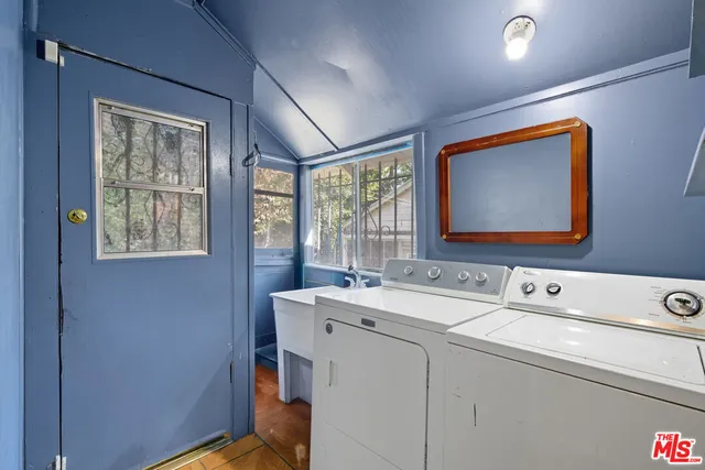 $1,159,888 | 2114 West 28th Street, Los Angeles, CA 90018