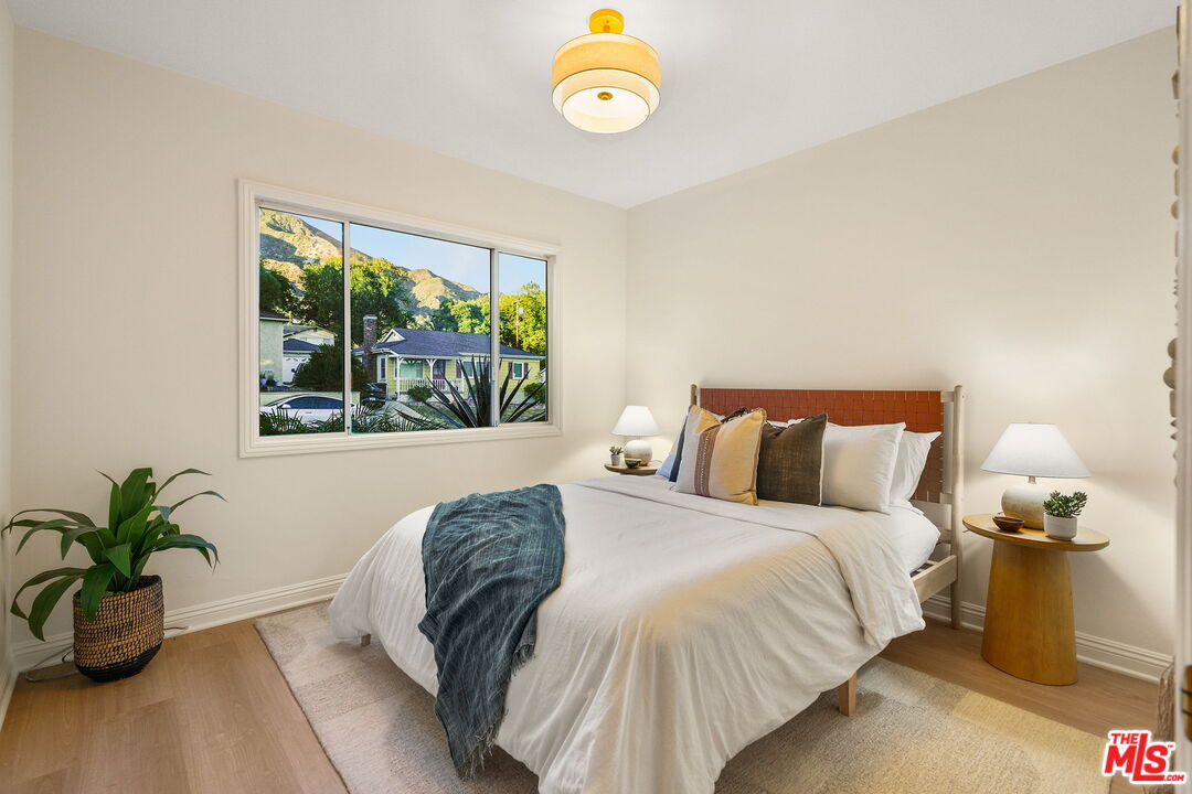 3330 Paraiso Way La Crescenta, CA 91214 - Photo 22 of 38 a bedroom with a bed and a window