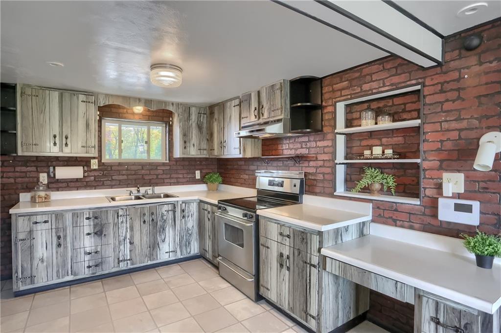 2066 Reis Run Road Pittsburgh, PA 15237 - Photo 14 of 25 Gallery Image 14