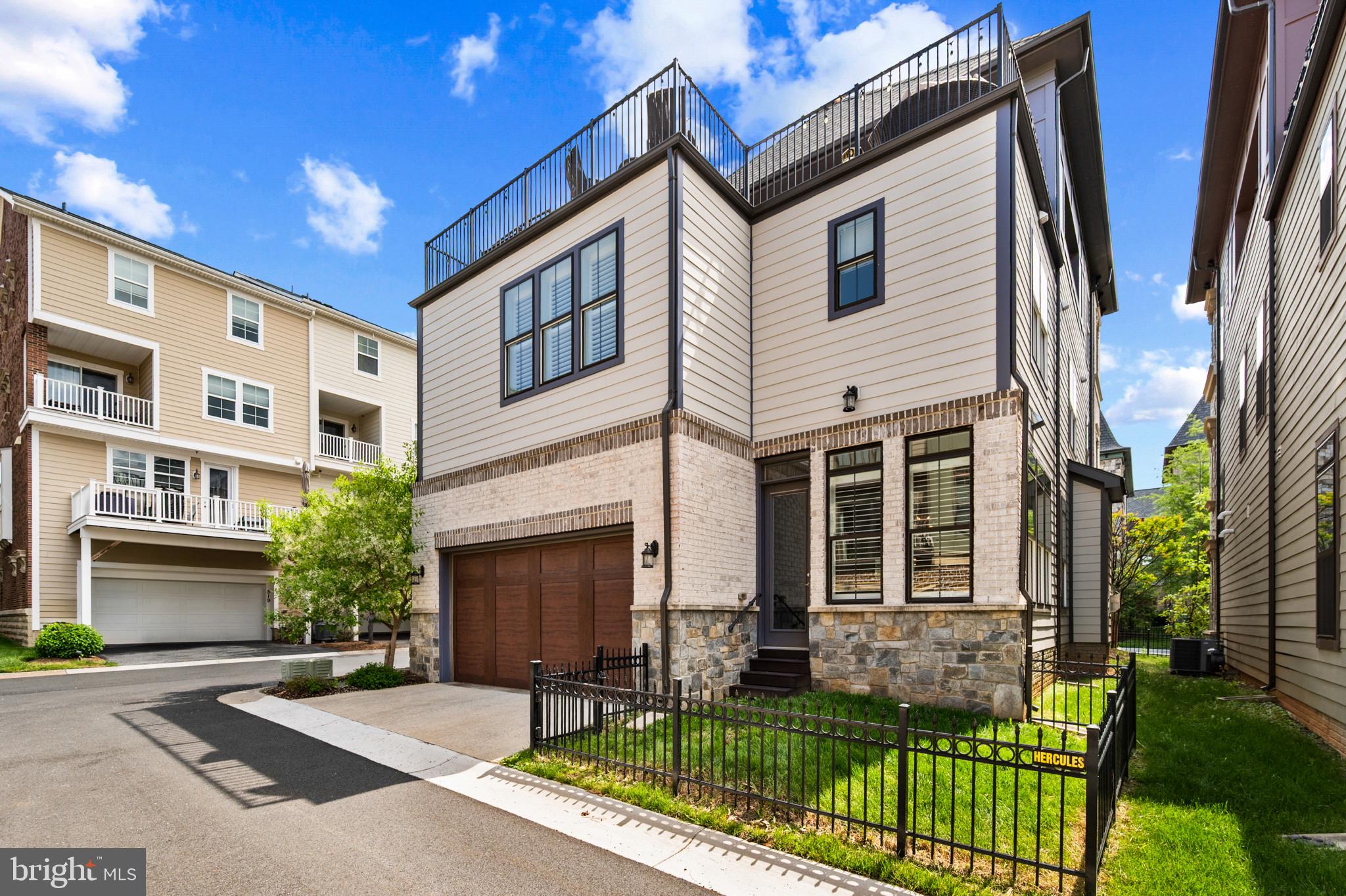 311 Strummer Lane Gaithersburg, MD 20878 - Photo 46 of 72 Fenced in yard