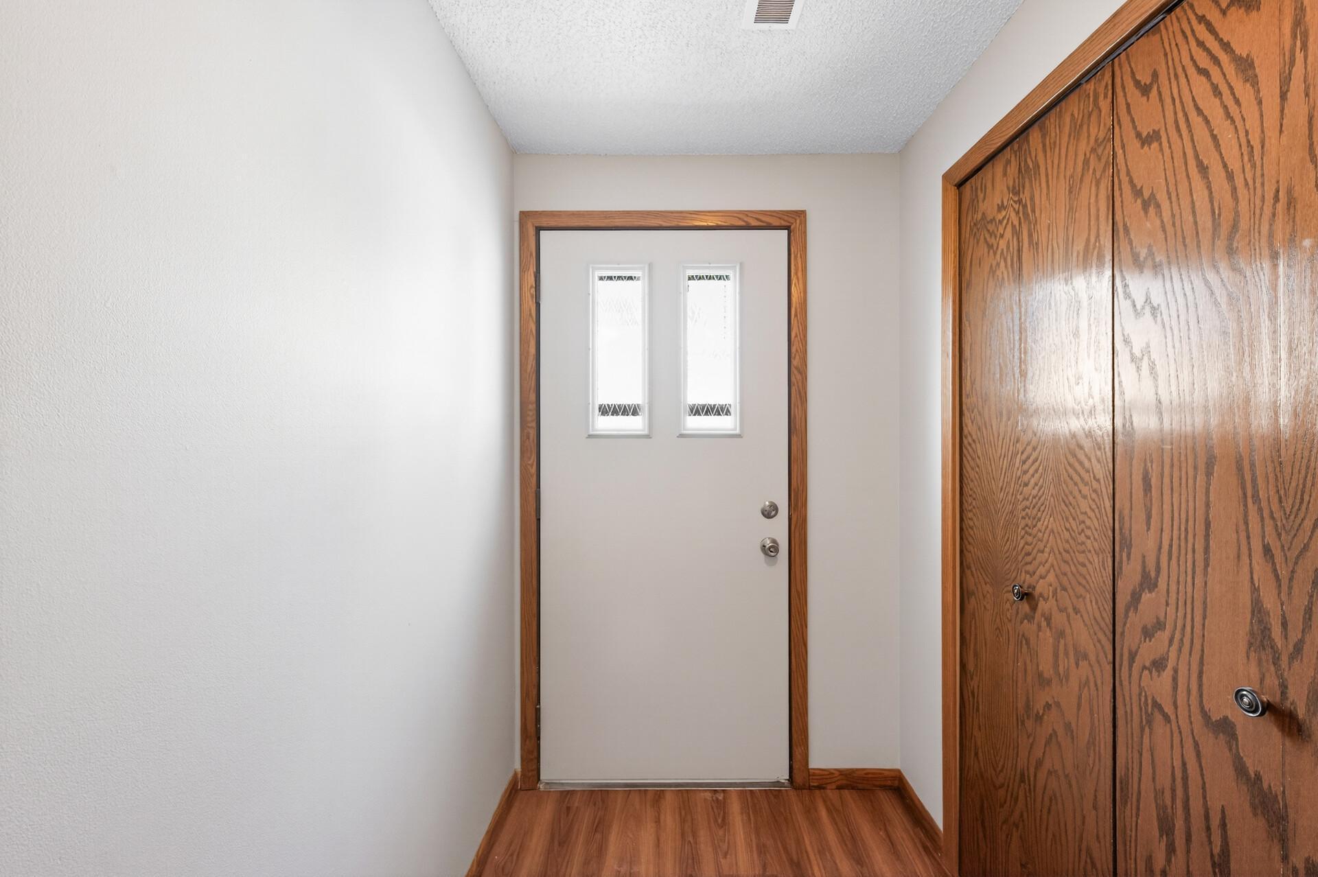 8562 South Maplebrook Circle Brooklyn Park, MN 55445 - Photo 7 of 39