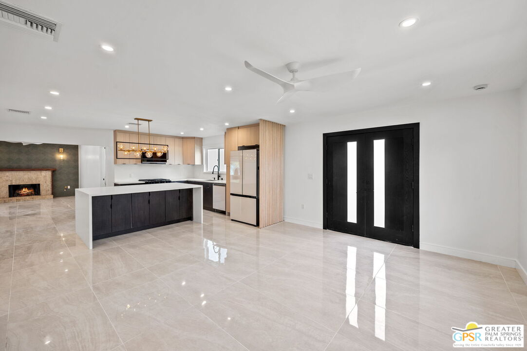 2435 Wayne Road Palm Springs, CA 92262 - Photo 4 of 34