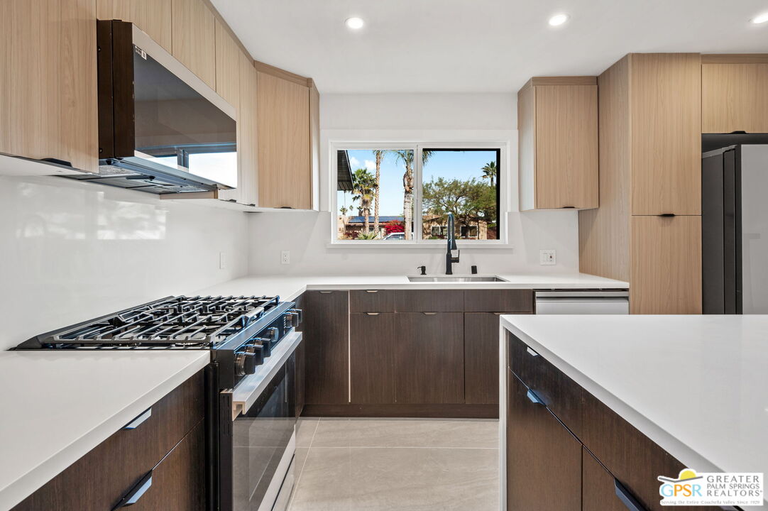 2435 Wayne Road Palm Springs, CA 92262 - Photo 5 of 34