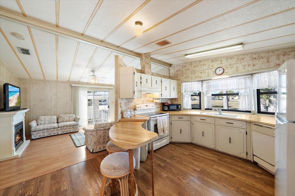 4 Tennessee Street Palmetto, FL 34221 - Photo 6 of 25