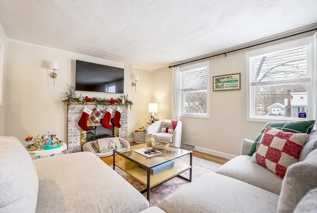 $699,900 | 7 Baben Road, Hudson, MA 01749